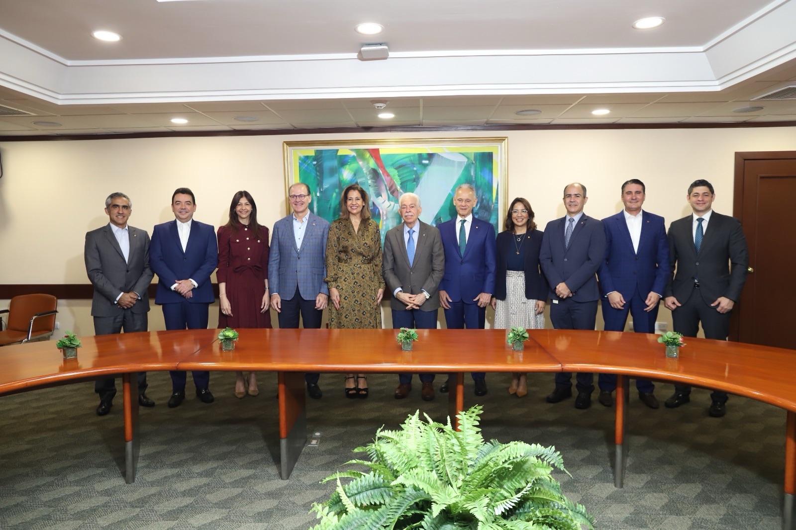 Cinco empresas del Centro Financiero BHD se unen a primer fideicomiso patrimonial educativo del país