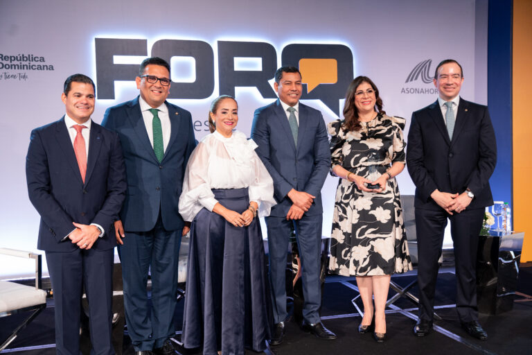 David Llibre, Ariel Pérez, Aguie Lendor, Denis Rosario, Ana Judith Alma Iglesias y Luis Molina Maríñez