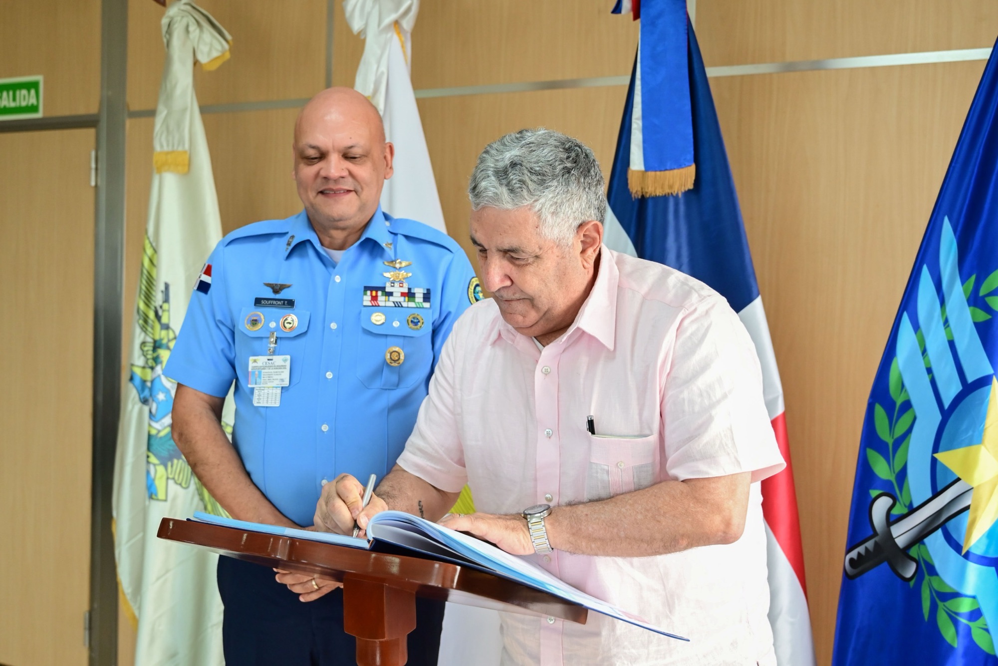 General de Brigada Piloto Enmanuel Souffront Tamayo, FARD recibe al Director de la Oficina Hemisférica de la FAA
