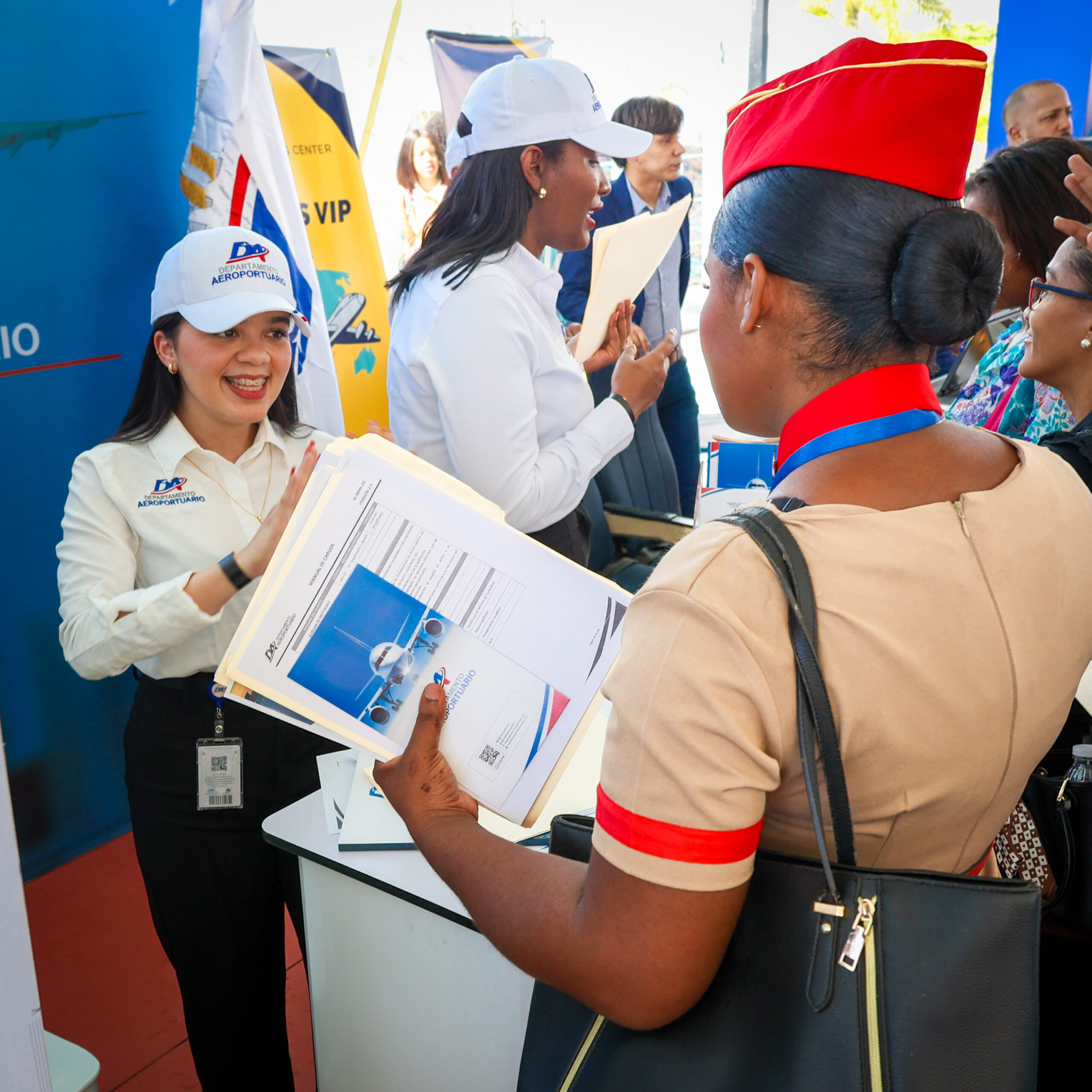 Departamento Aeroportuario ofrece oportunidades en feria de empleo del sector aeronáutico