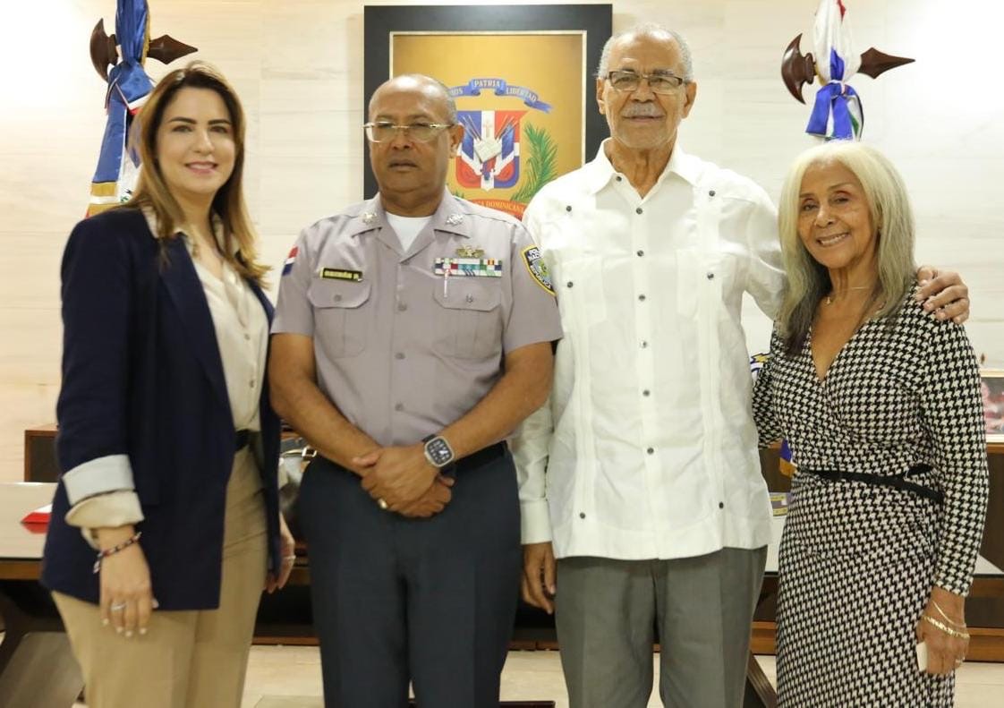 Director General PN recibe visita de ex pelotero César Gerónimo, con quien sostuvo intercambio de impresiones sobre el deporte y proximidad institucional
