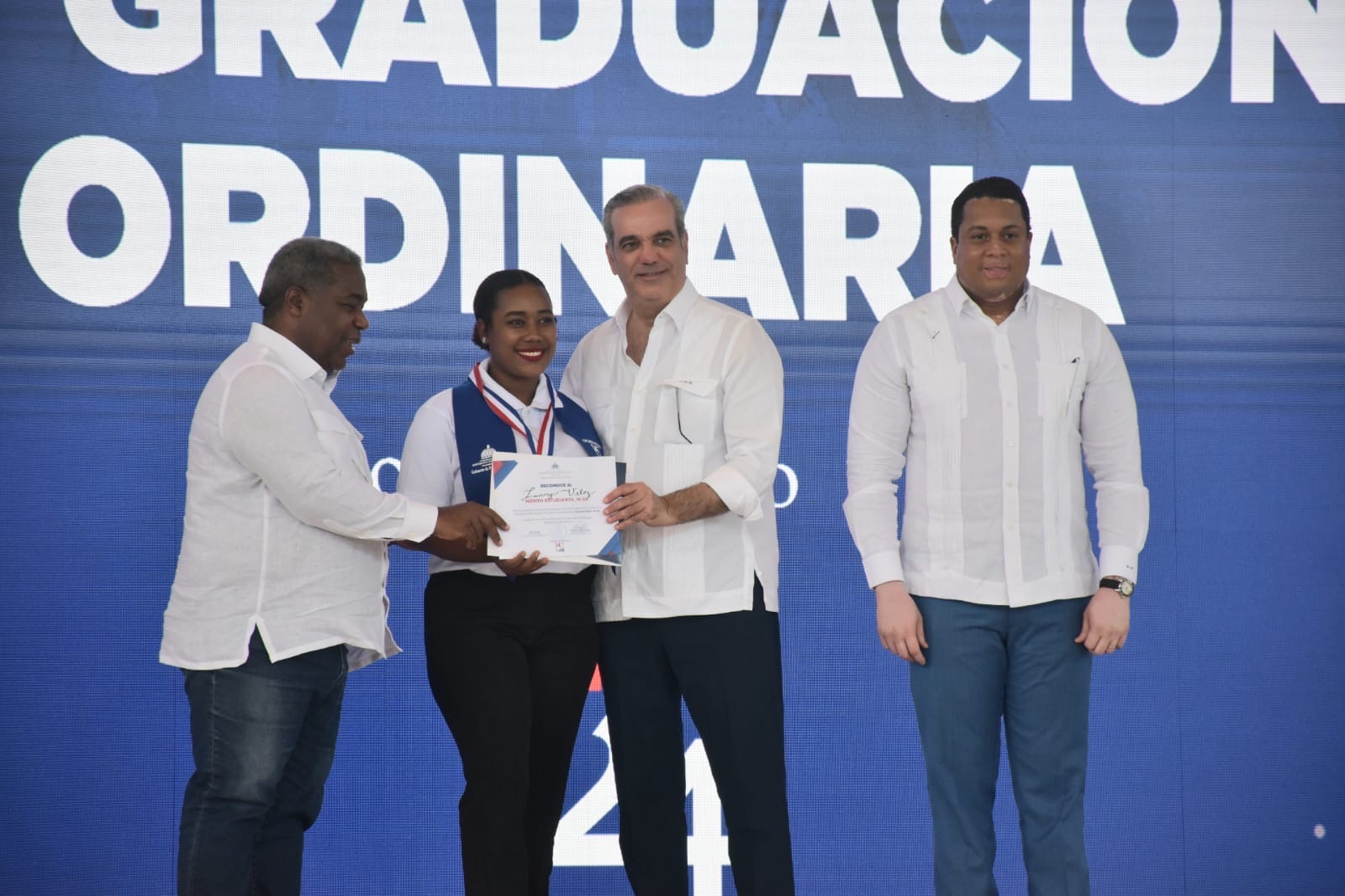 El programa Oportunidad 14-24 gradúa a 1,645 jóvenes del suroeste del país en su 6. ceremonia ordinaria