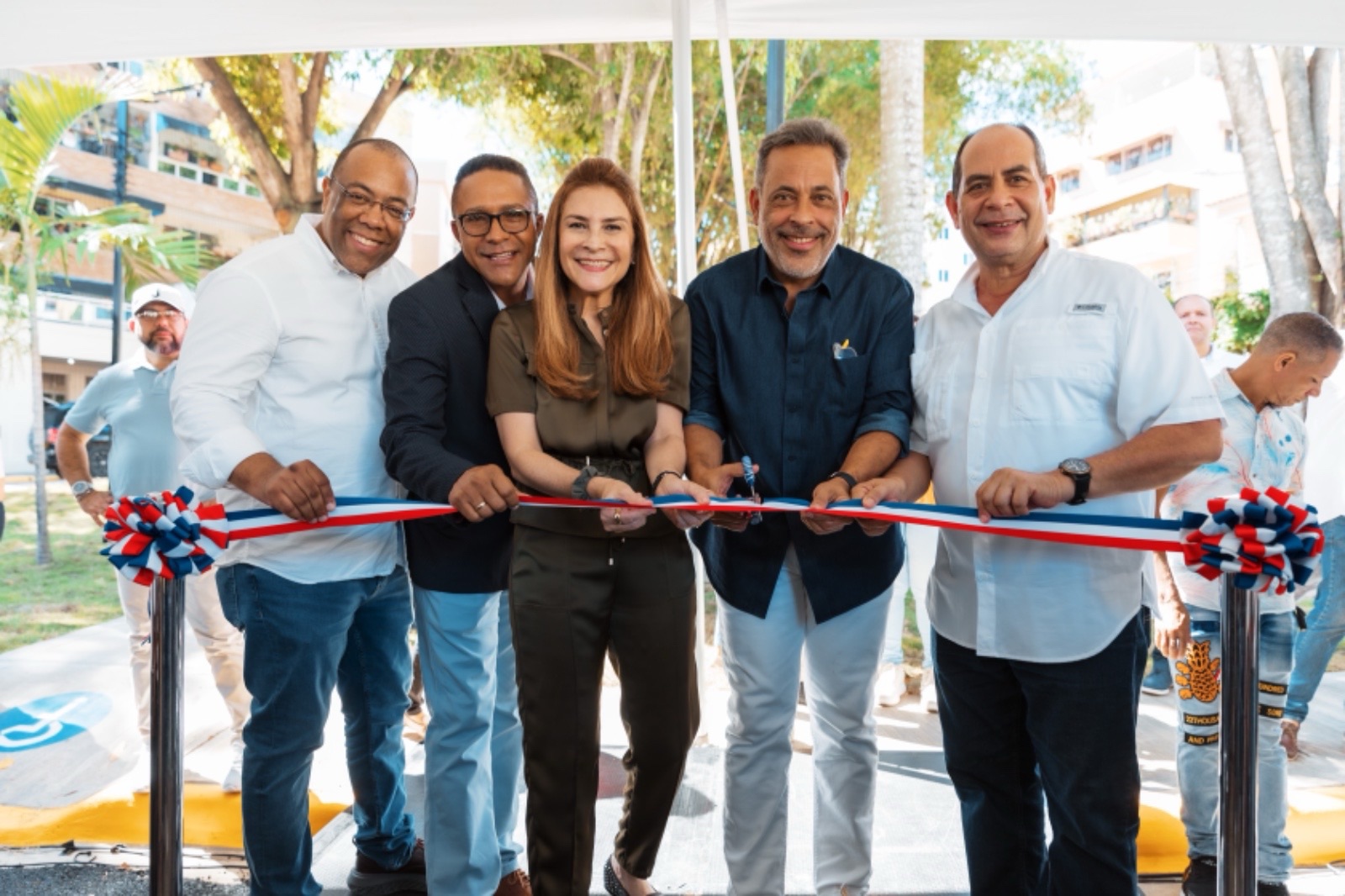 Alcaldía del Distrito Nacional y Supermercado 365 inauguran parque Los Bambú