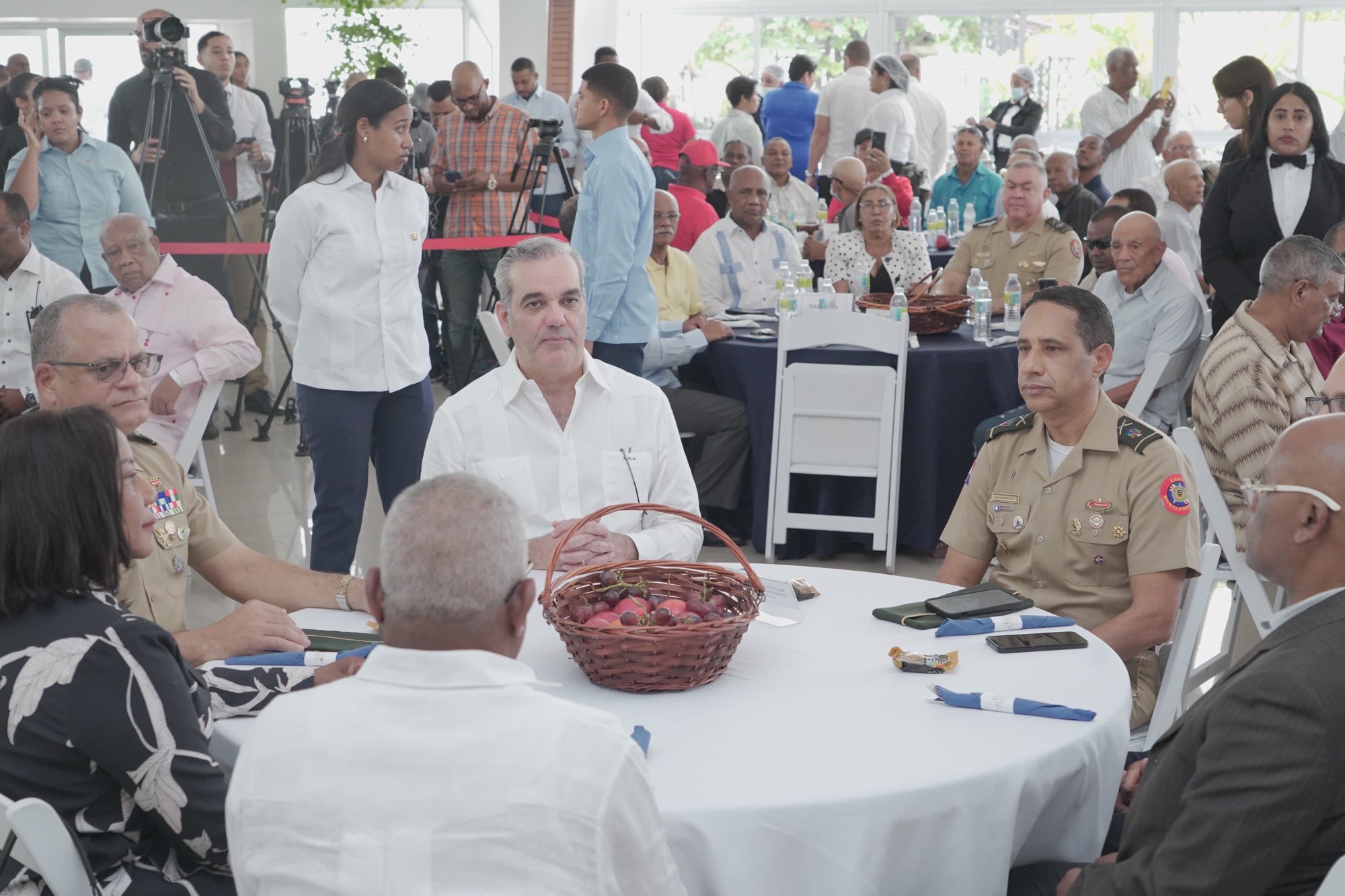 Entra en vigencia el Plan Máximo de SeNaSa para miembros retirados de las Fuerzas Armadas