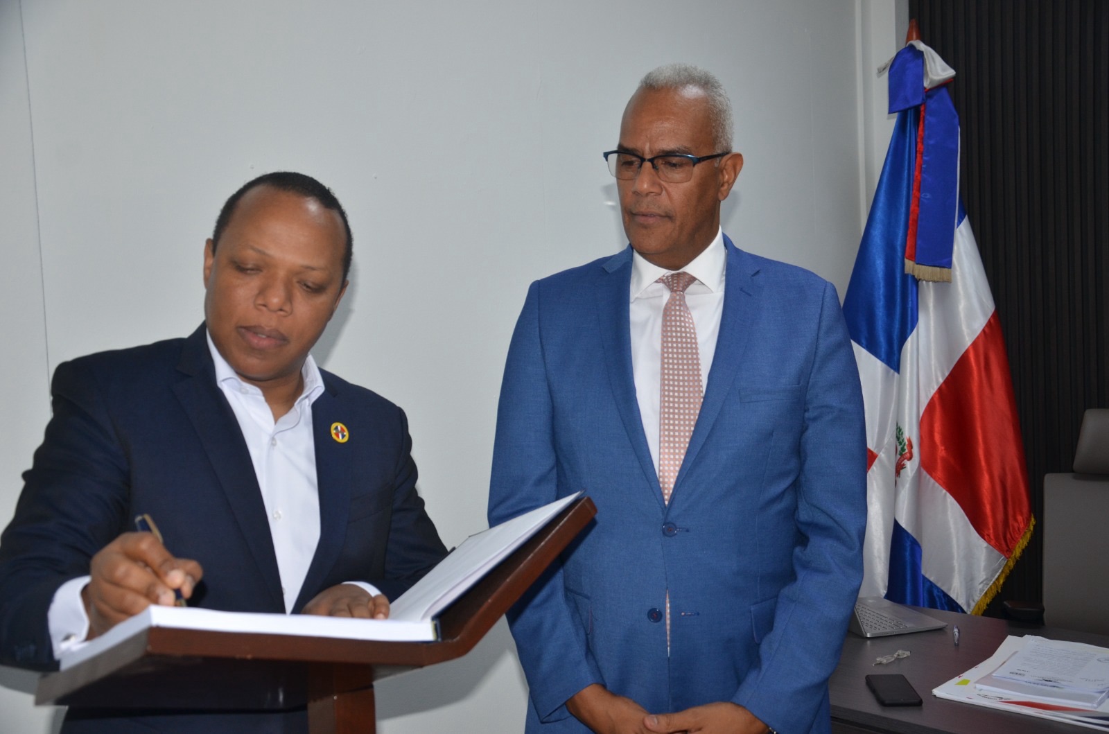 Presidente de la Hermandad y Director de INTRANT Firmarán convenio de colaboración interinstitucional.