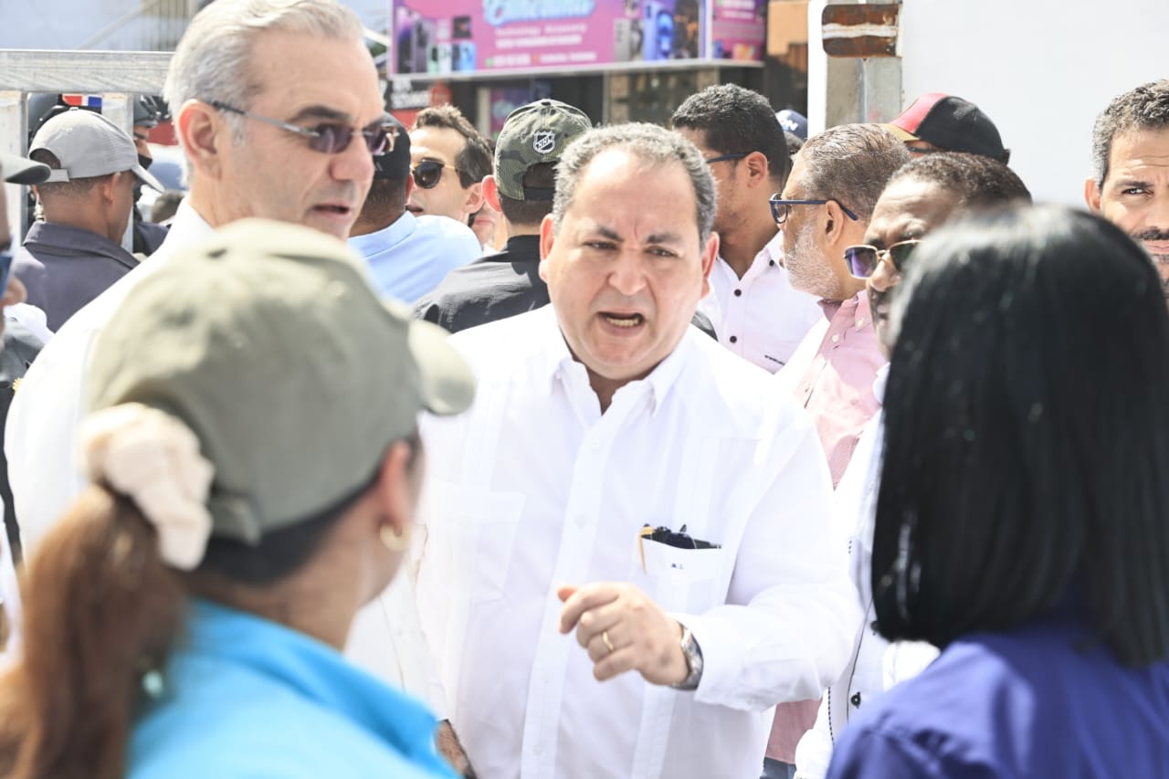 Presidente Abinader supervisa avances Centro Clínico y Diagnóstico en Sabana Perdida