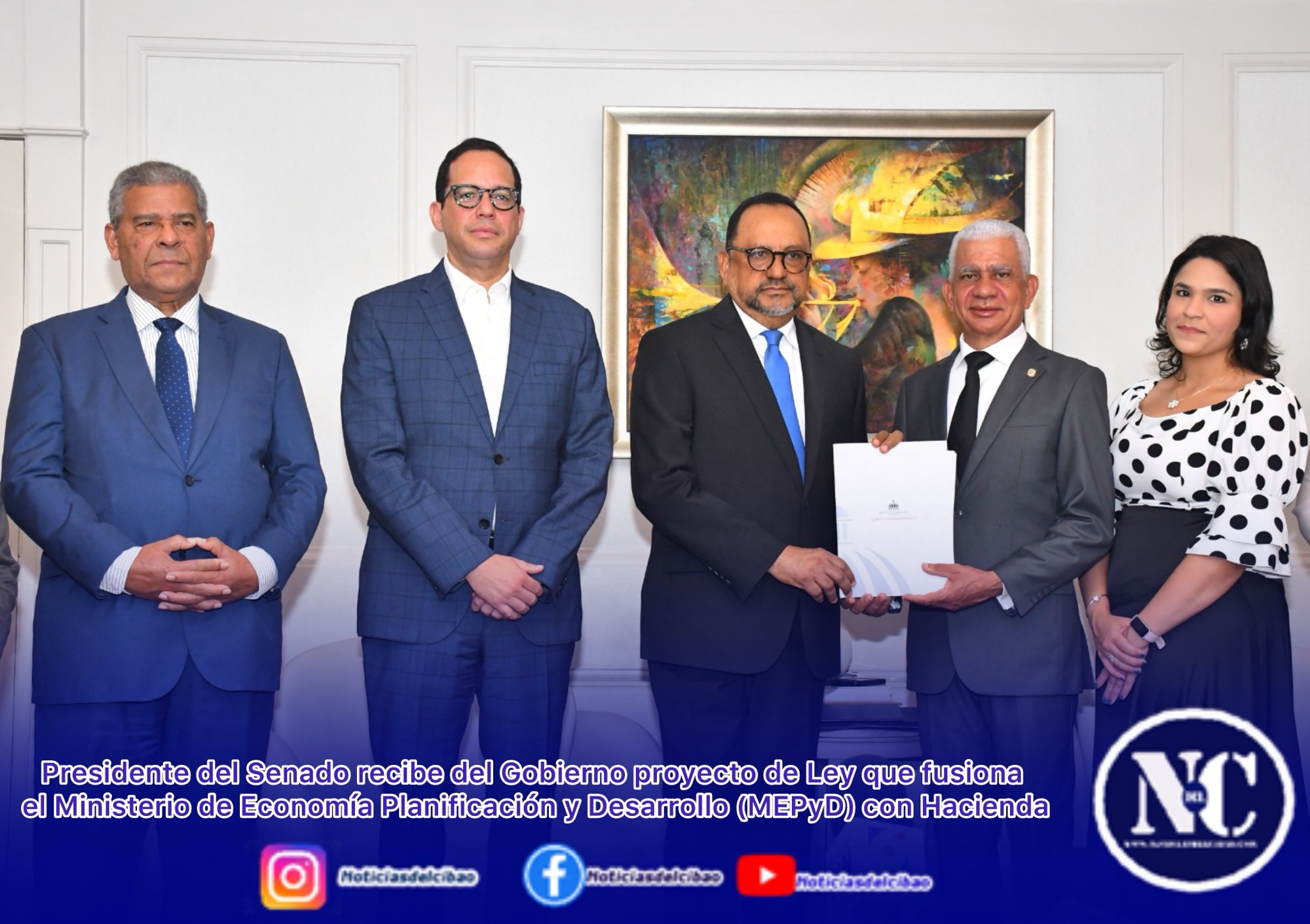 Presidente del Senado recibe del Gobierno proyecto de Ley que fusiona el Ministerio de Economía Planificación y Desarrollo (MEPyD) con Hacienda