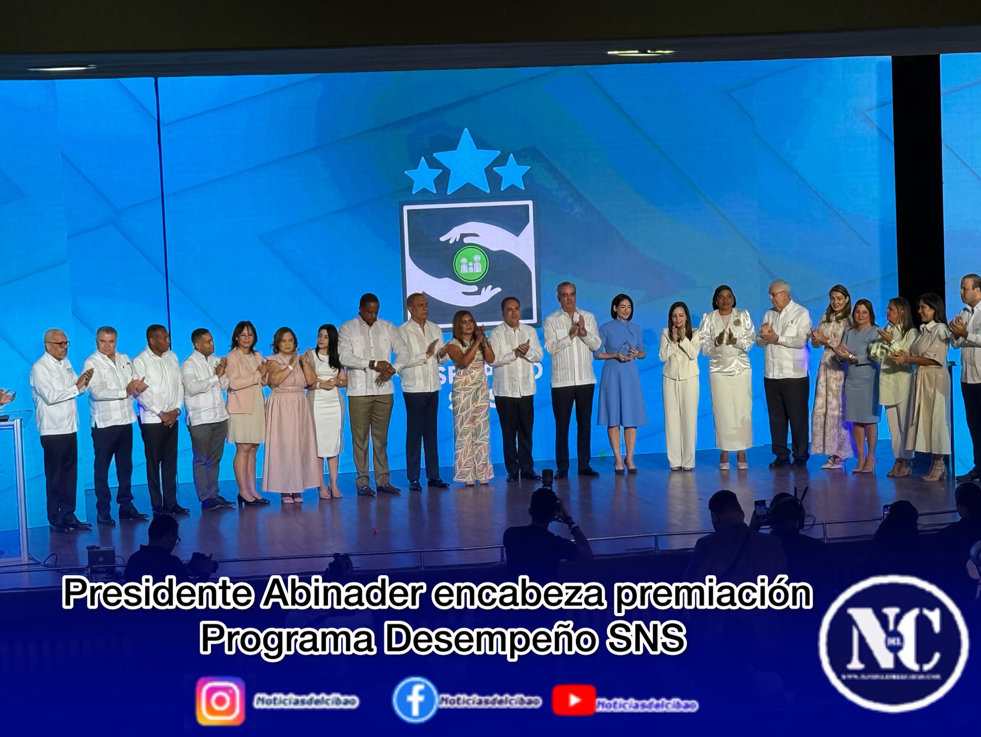 Presidente Abinader encabeza premiación Programa Desempeño SNS