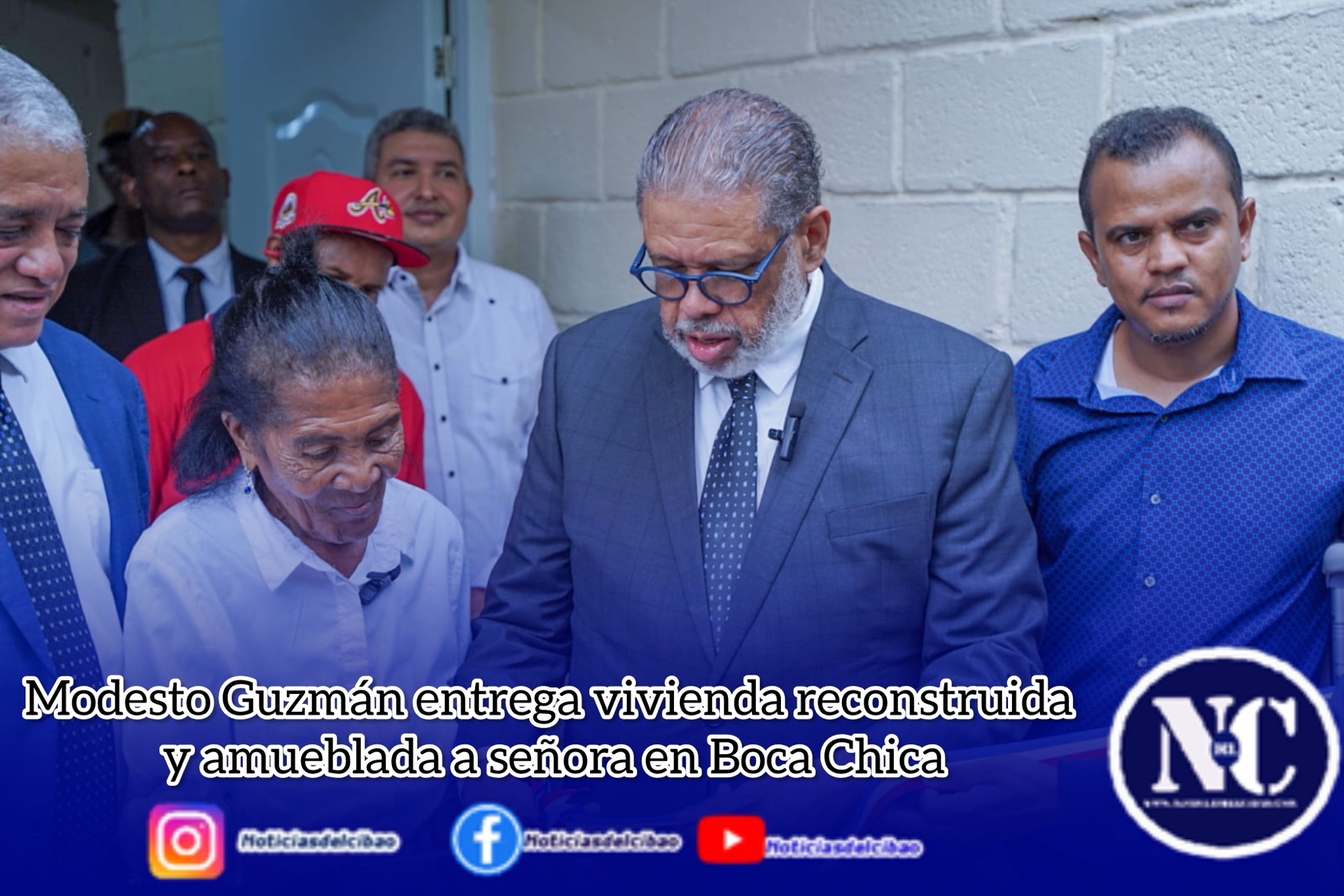 Modesto Guzmán entrega vivienda reconstruida y amueblada a señora en Boca Chica