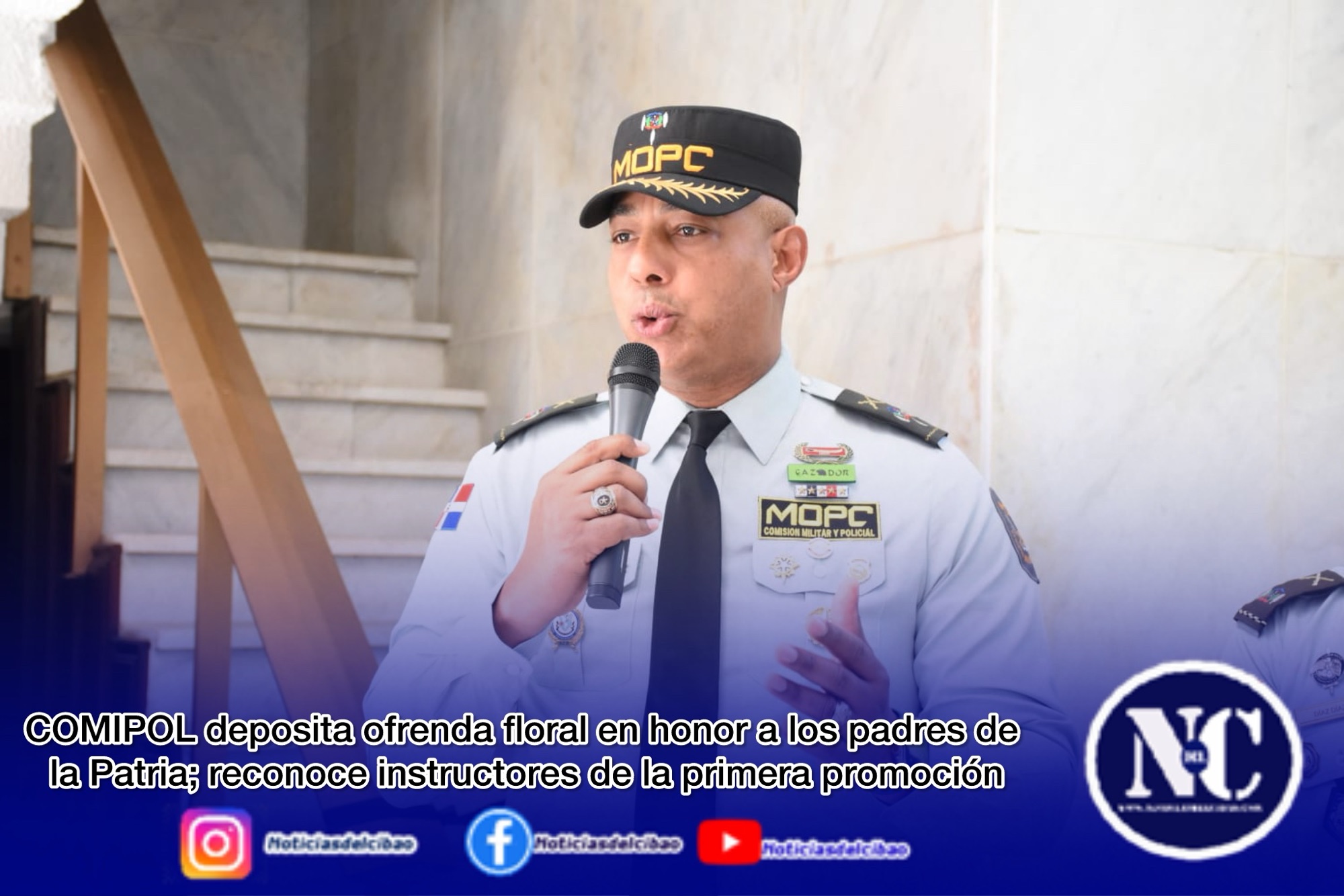 COMIPOL deposita ofrenda floral en honor a los padres de la Patria; reconoce instructores de la primera promoción