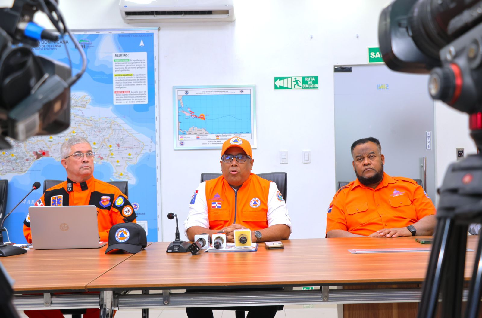 Defensa Civil activa provinciales ante posible paso de tormenta tropical Melissa sobre el país