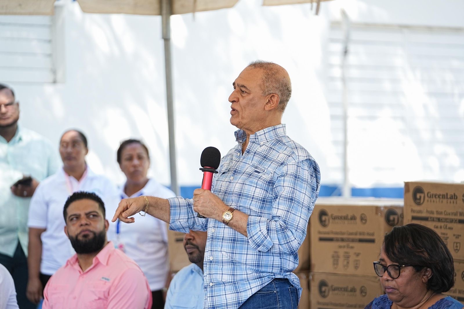 PROMESE/CAL entrega medicamentos a provincias del Sur declaradas en estado de emergencia .