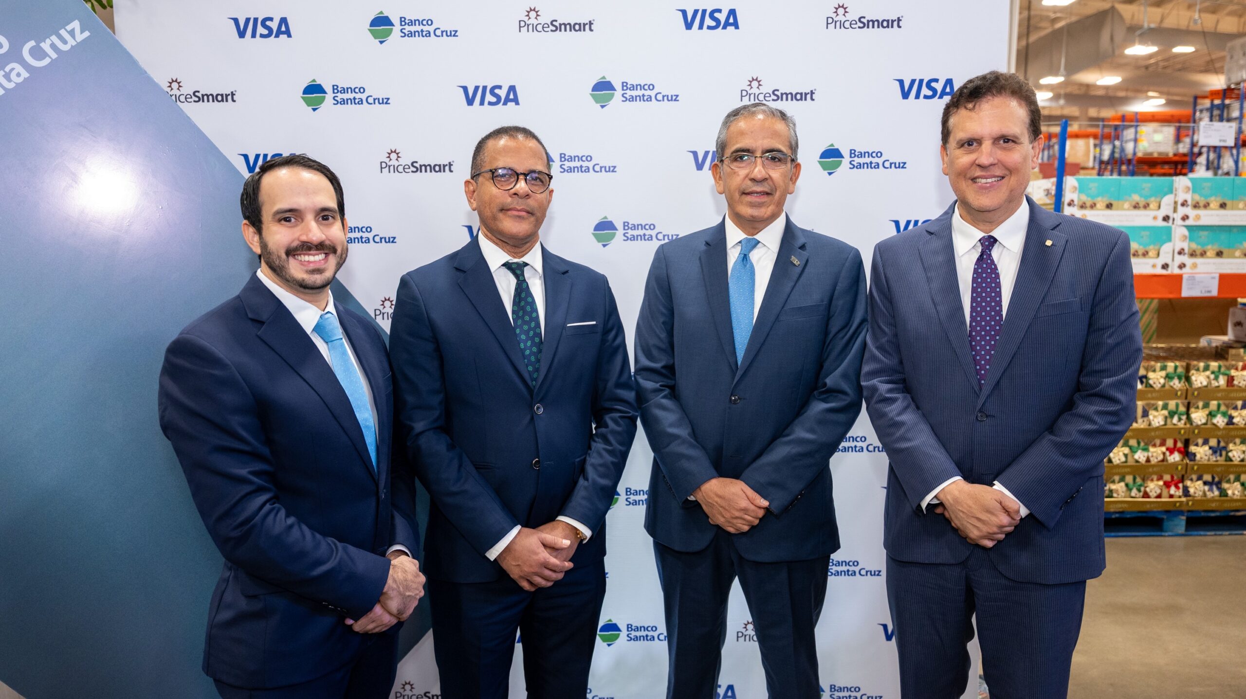 Banco Santa Cruz y PriceSmart anuncian su nueva alianza con el lanzamiento de las Tarjetas de Crédito Visa PriceSmart Santa Cruz Personal y Negocios