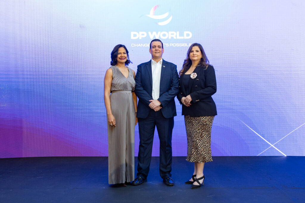 FOTO PRINCIPAL  Mirla Solano, Roberto Muñíz y Carla Solano