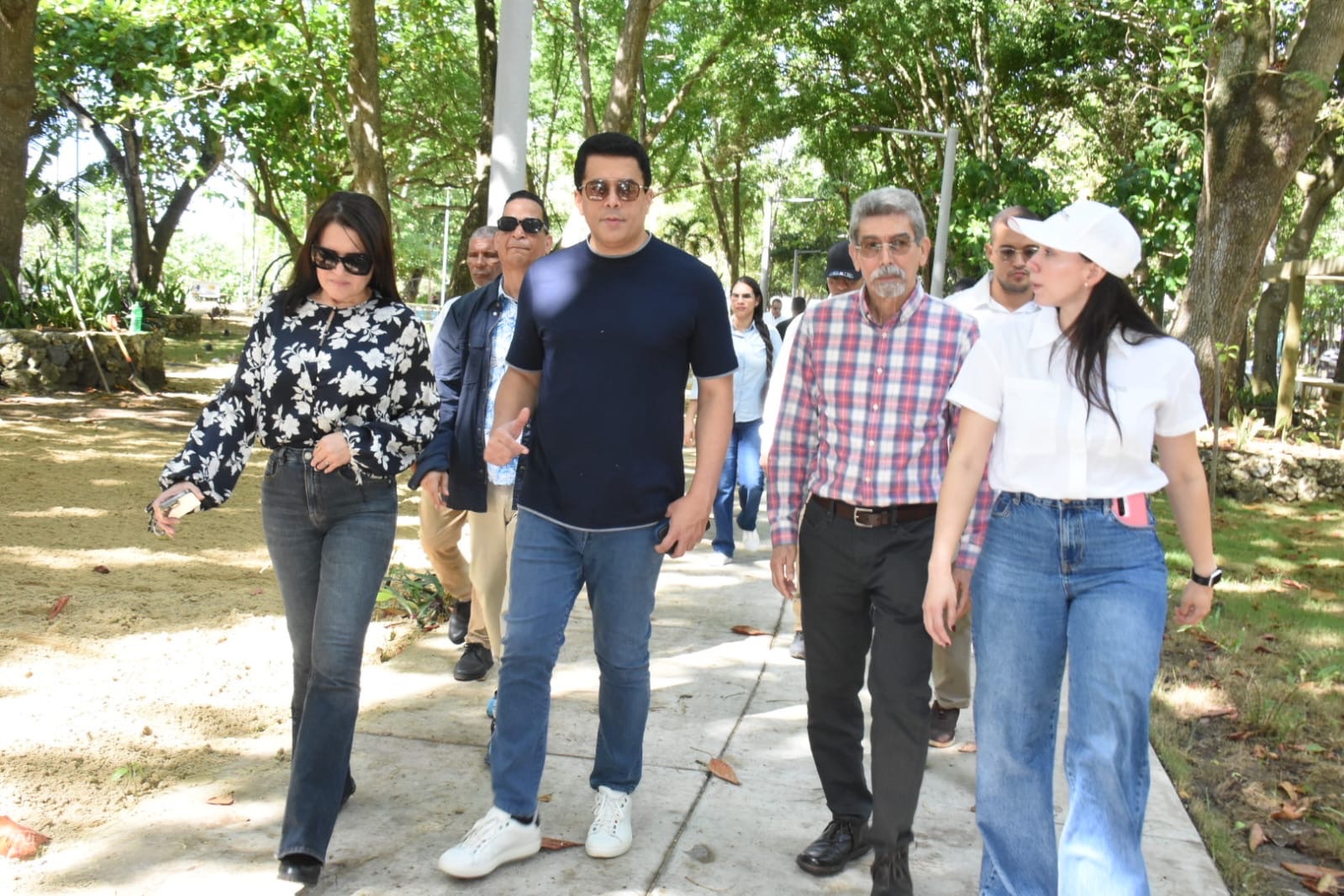 Ministro de Turismo supervisa reconstrucción del Parque Nacional Submarino La Caleta.