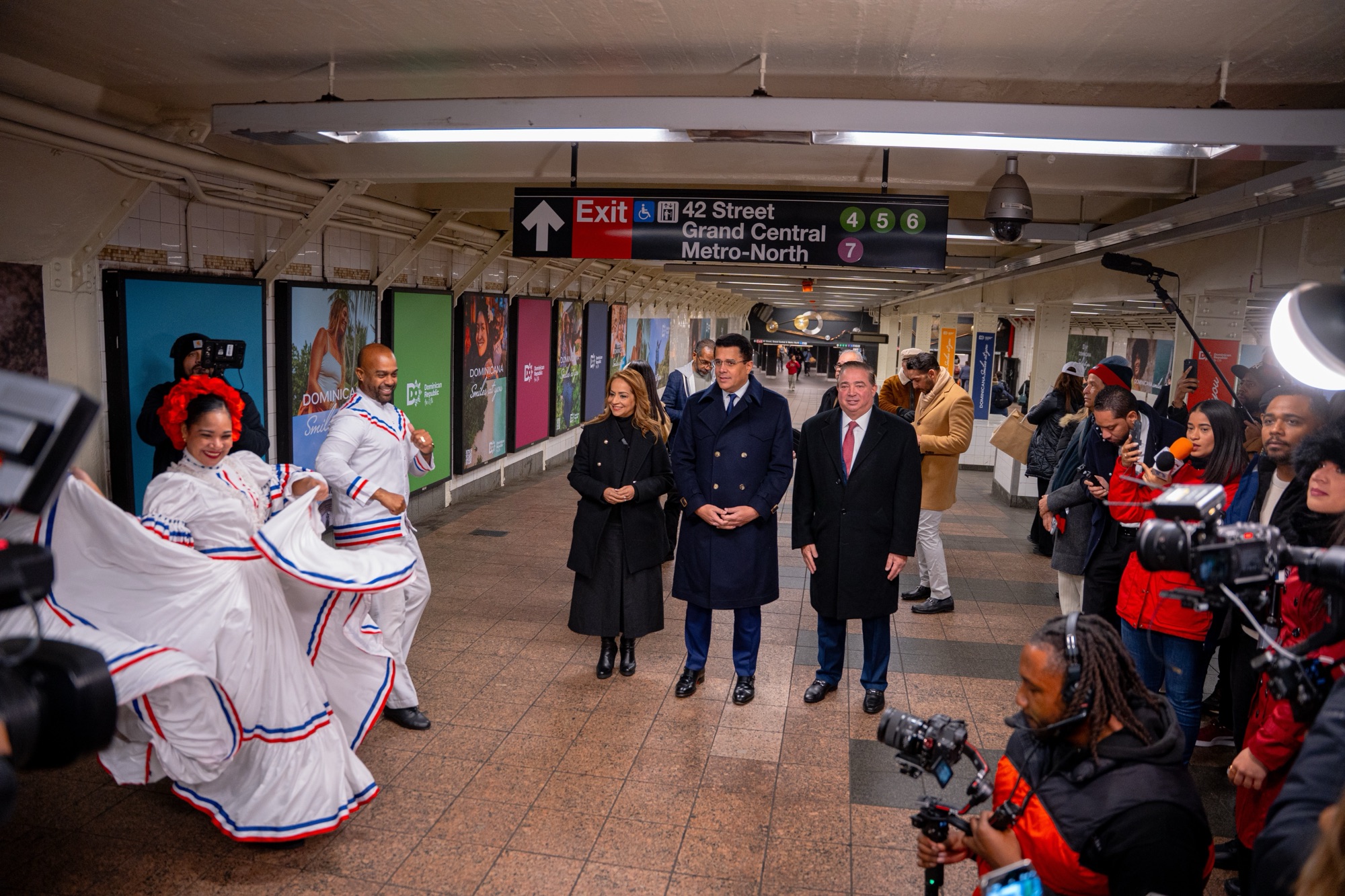 Turismo llena de color y sabor dominicano Grand Central de NY.