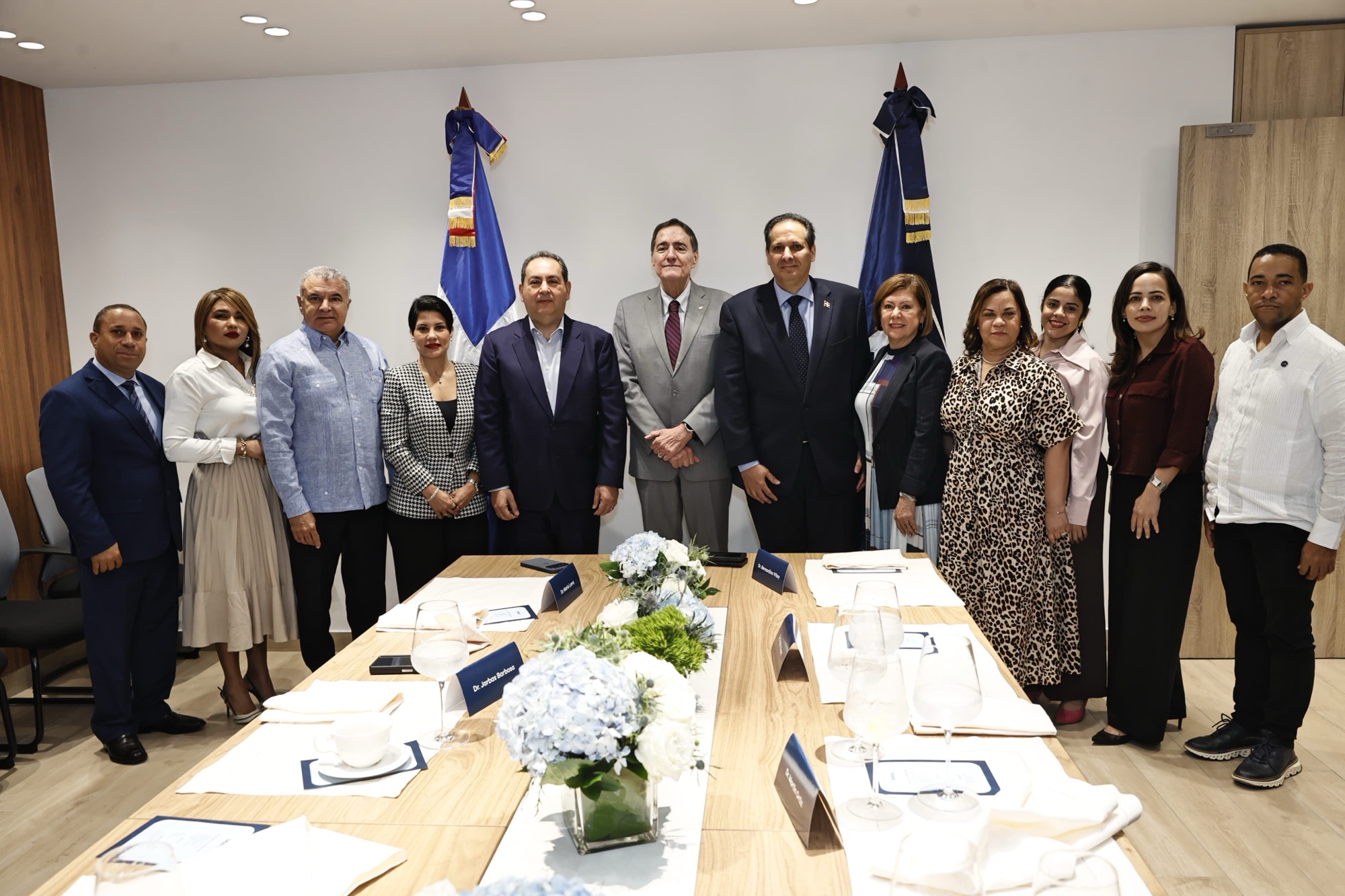 SNS recibe al director OPS-OMS, para conocer avances en servicios públicos de salud