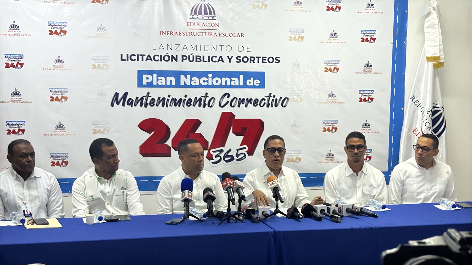 Infraestructura Escolar y CODIA anuncian proceso de licitación y sorteos para intervenir 496 escuelas con mantenimientos correctivos a través del Plan 24/7-365