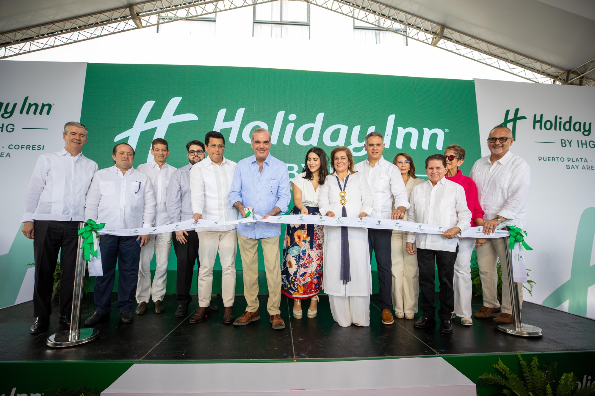 Presidente Abinader deja inaugurado el Hotel Holiday Inn con una inversión de US$26 millones de dólares que reafirma la confianza del sector privado al desarrollo sostenido de Puerto Plata
