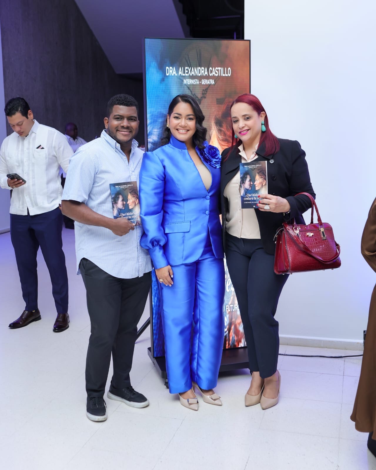 Dra. Alexandra Castillo presentó su libro “¿Qué historia contará tu vejez?” en el Museo de Arte Moderno