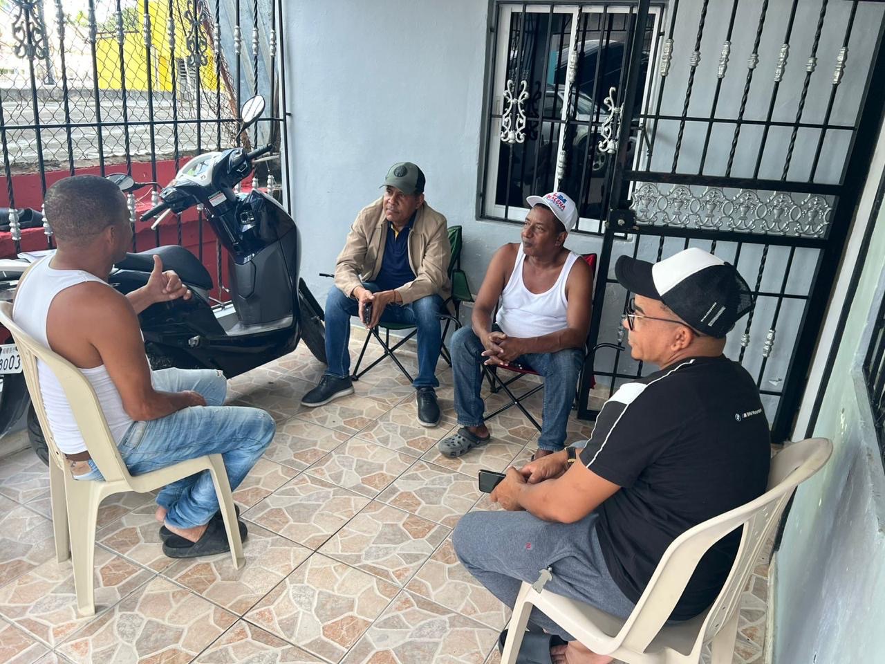 Diputado Ignacio Aracena encabeza recorrido en zonas afectadas por lluvias en Santo Domingo Oeste
