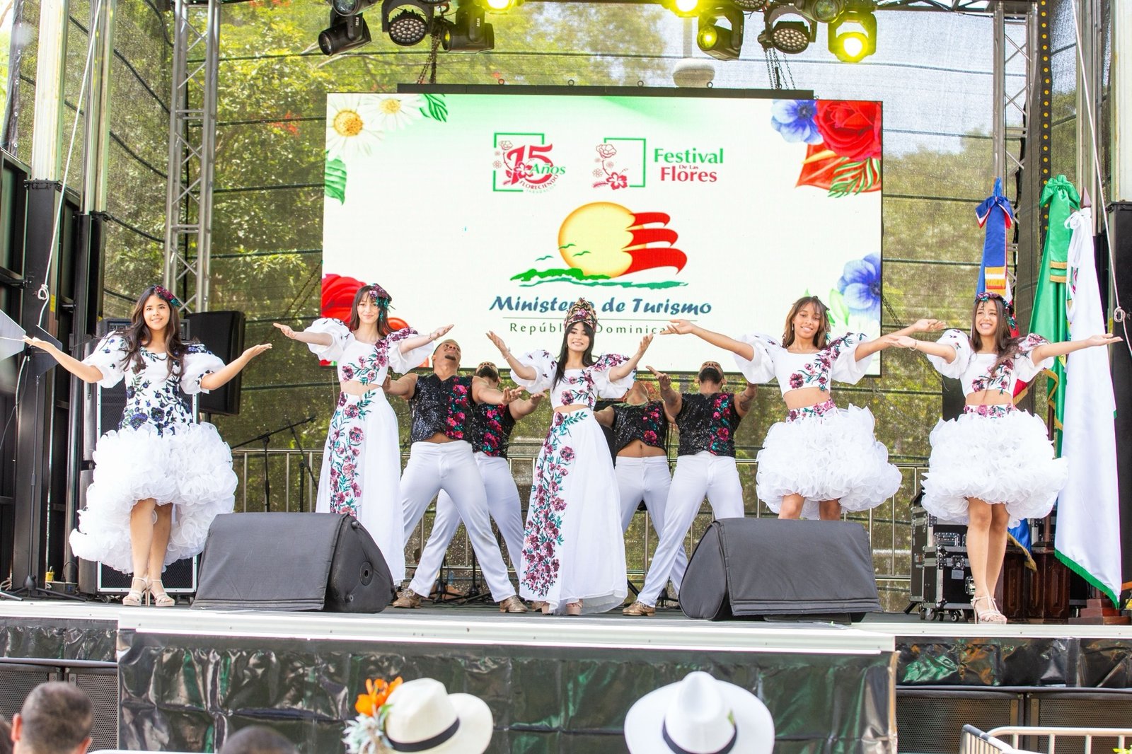 Con el auspicio del Mitur inicia la 15 edición del Festival de las Flores en Jarabacoa