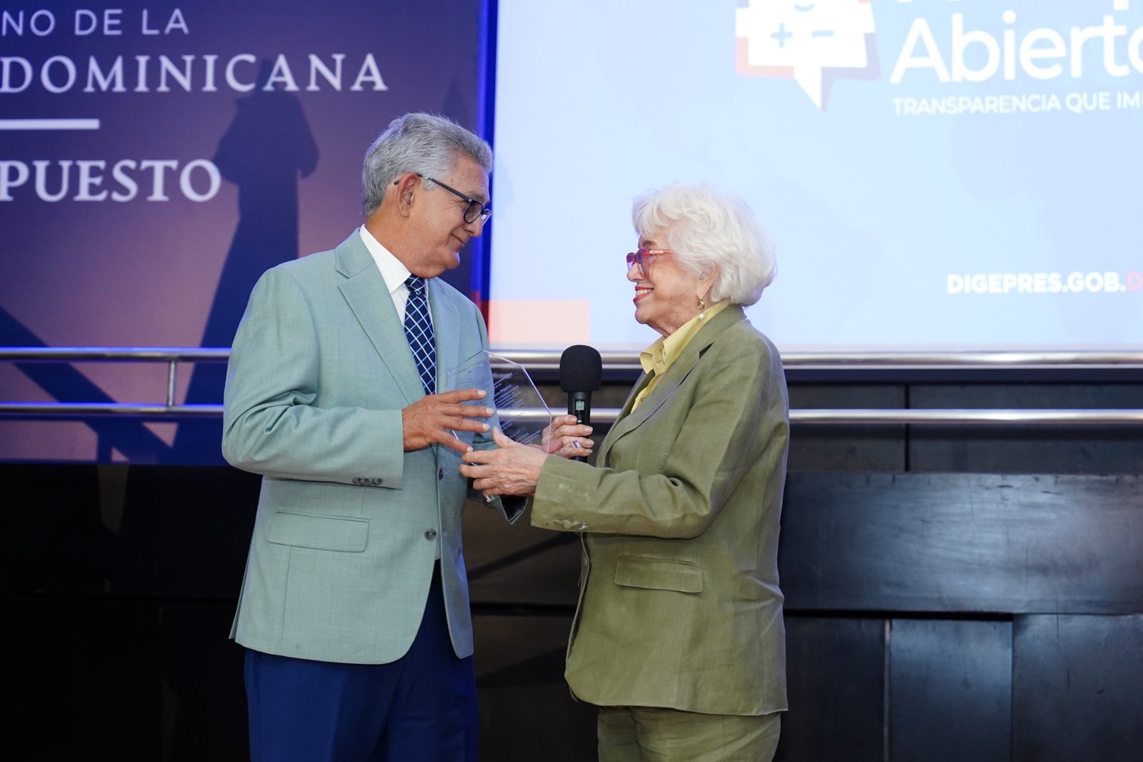 DIGEIG reconoce a la Dirección General de Presupuesto por resultados históricos en transparencia presupuestaria
