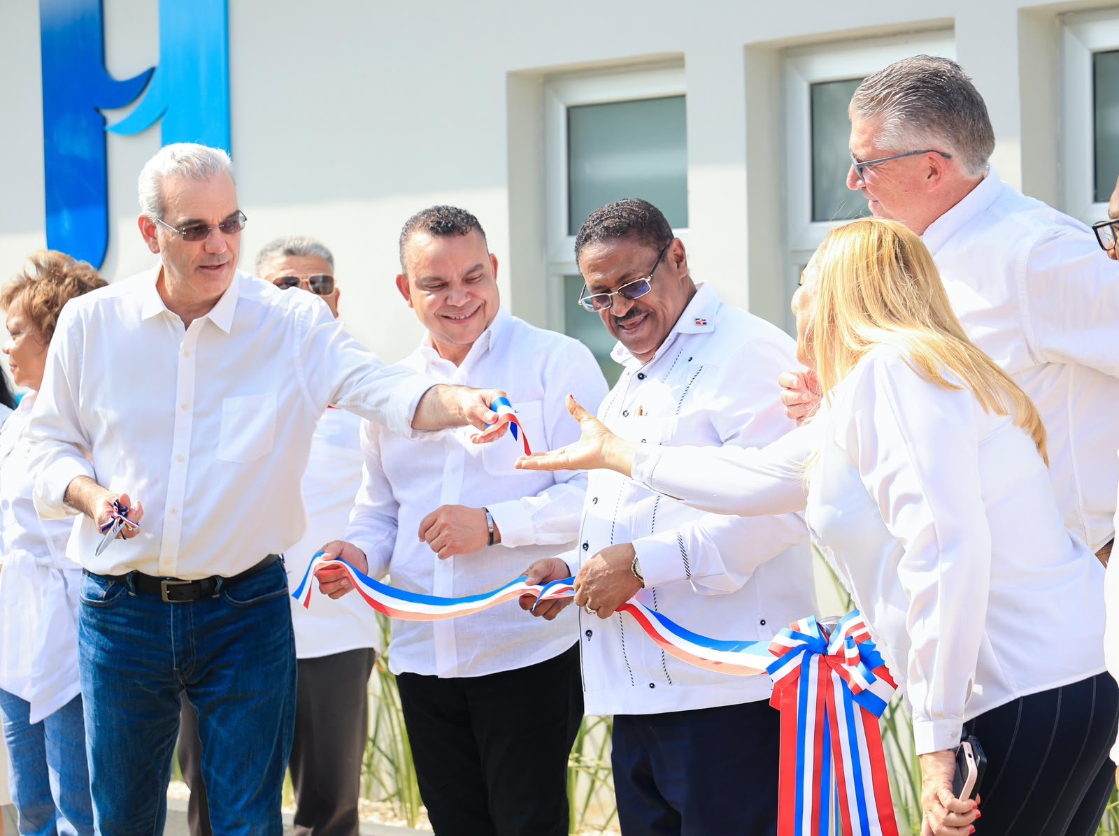 Presidente Abinader entrega Hospital Municipal Hacienda Estrella y salda deuda histórica de más de 20 años con la comunidad