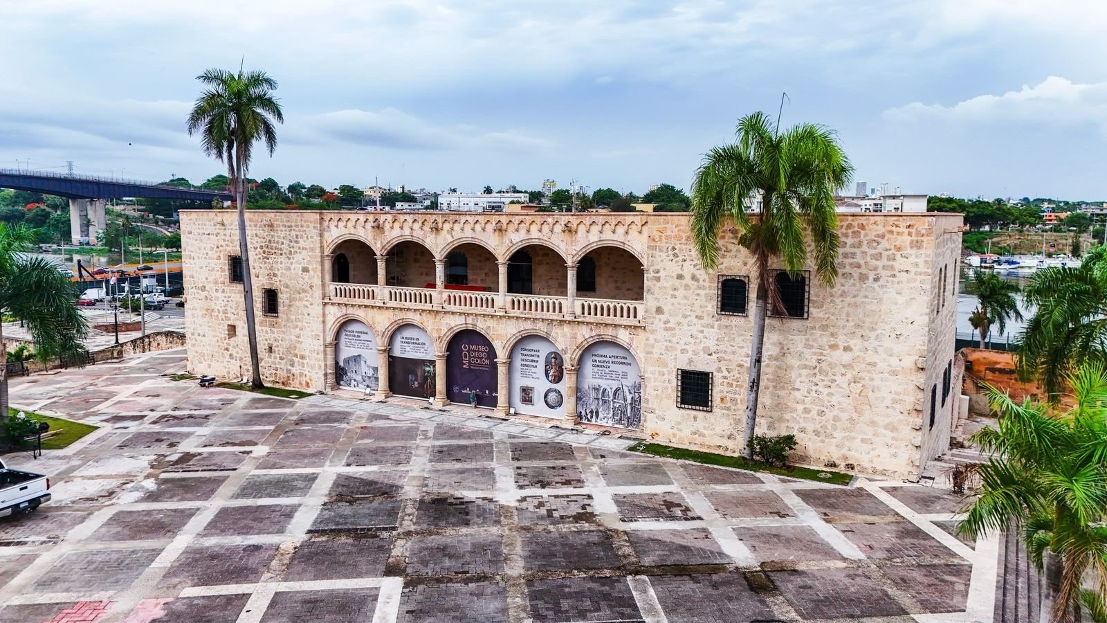 David Collado termina remozamiento Infraestructura del Alcazar de Colón e inicia iluminación ciudad colonial con dos mil lámparas.