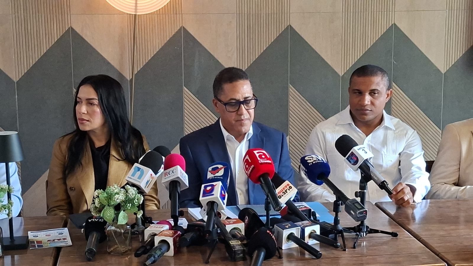 Gobierno ha entregado 926 nuevas aulas y proyecta alcanzar meta de 1,500 para el inicio del año escolar 2026-2027