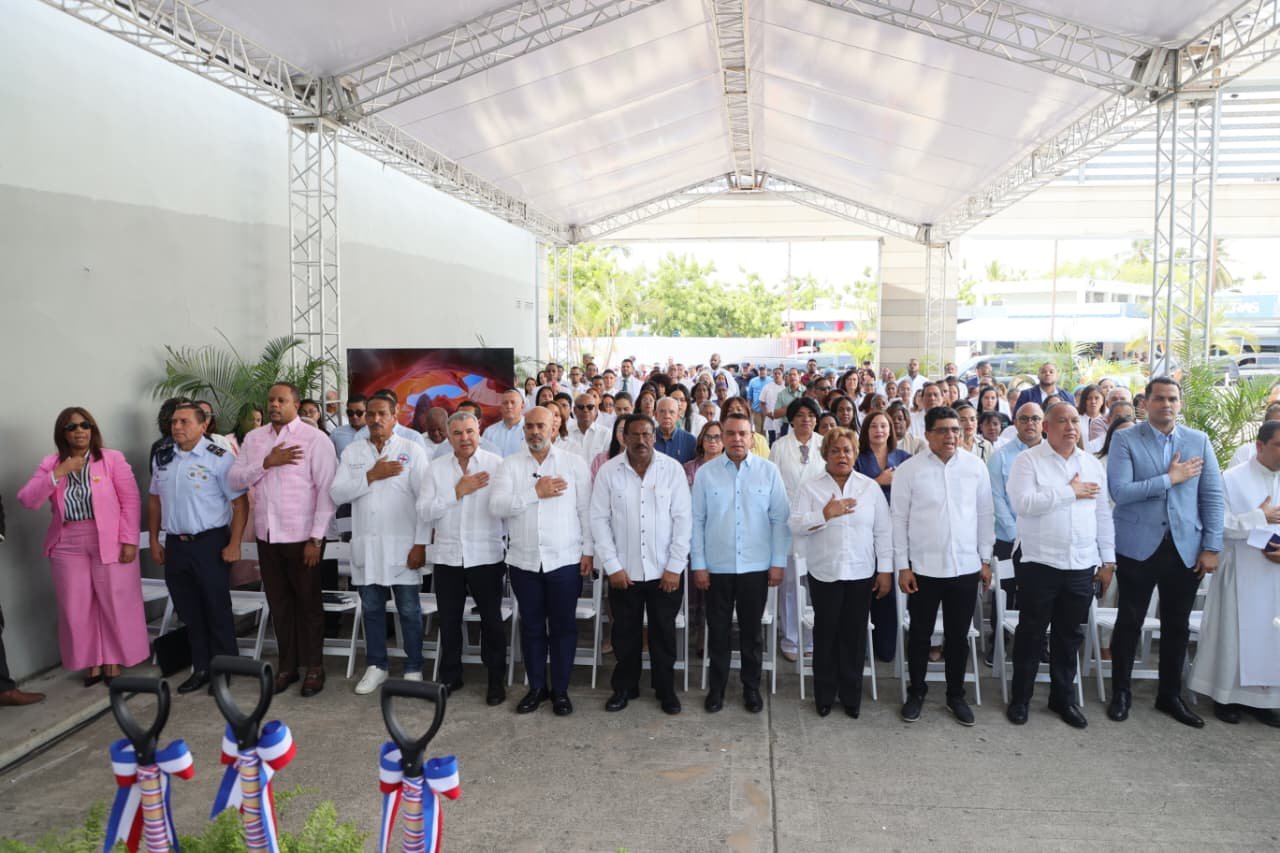 SNS inicia remozamiento de Emergencia y Edificio Pediátrico del Hospital Darío Contreras