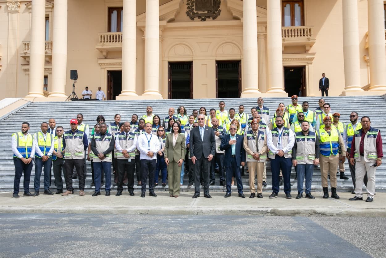 Presidente Abinader felicita al COE y a todos los organismos de socorro, instituciones públicas y privadas por coordinación del Simulacro Nacional y llama a fortalecer preparación para salvar vidas