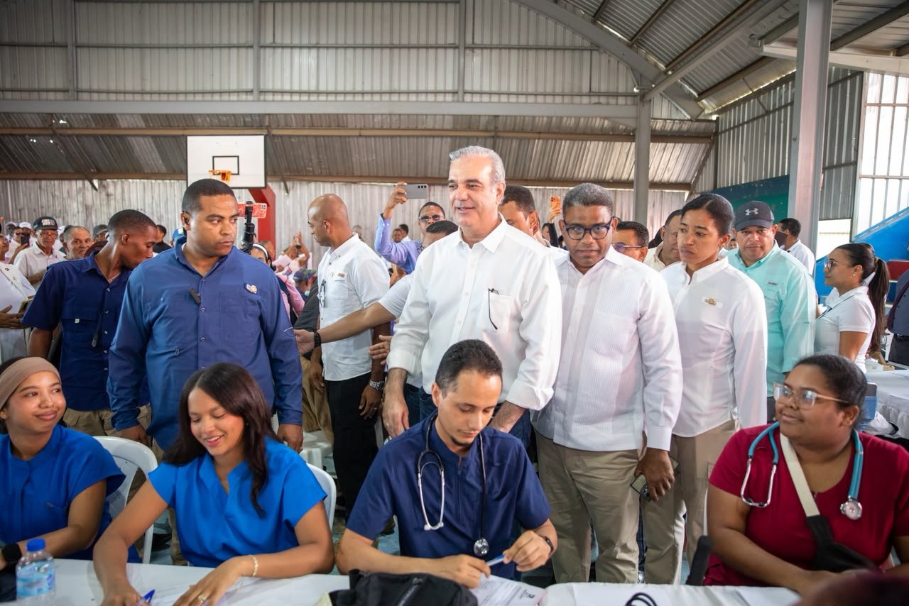 Presidente Abinader encabeza jornada de inclusión social «Primero Tú» que impacta a más de 6 mil personas en Santiago