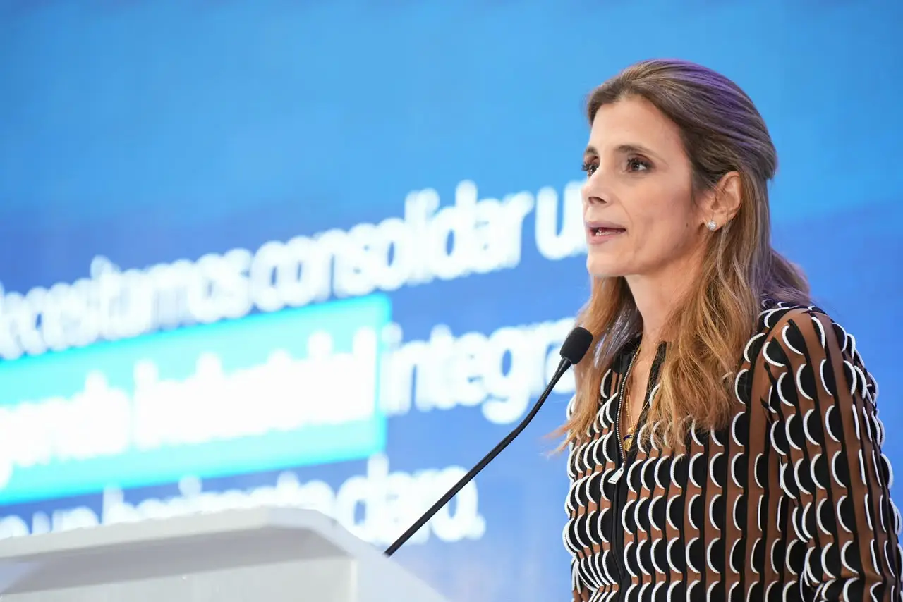 Ligia Bonetti llama a Centroamérica y República Dominicana a competir como una sola región industrial